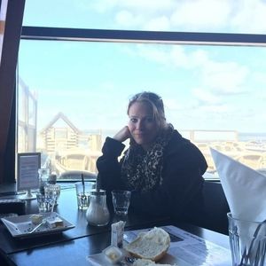 Meet your Posher, Dana